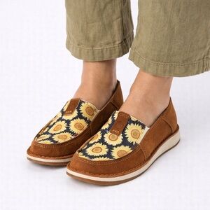 Ariat Sun Flowers Cruiser Shoes Slip Ons 7 Cowgirl Cowboy Leather Canvas Suede